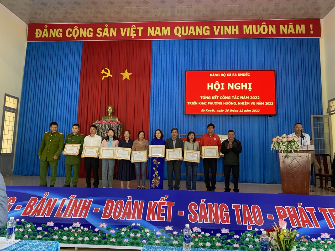 Đảng tổng kết 2022.8